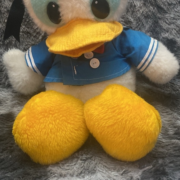 Vintage Donald Duck Plush Toy Doll
Disney Japan Sun and Star RARE
Collectible - Picture 7 of 16